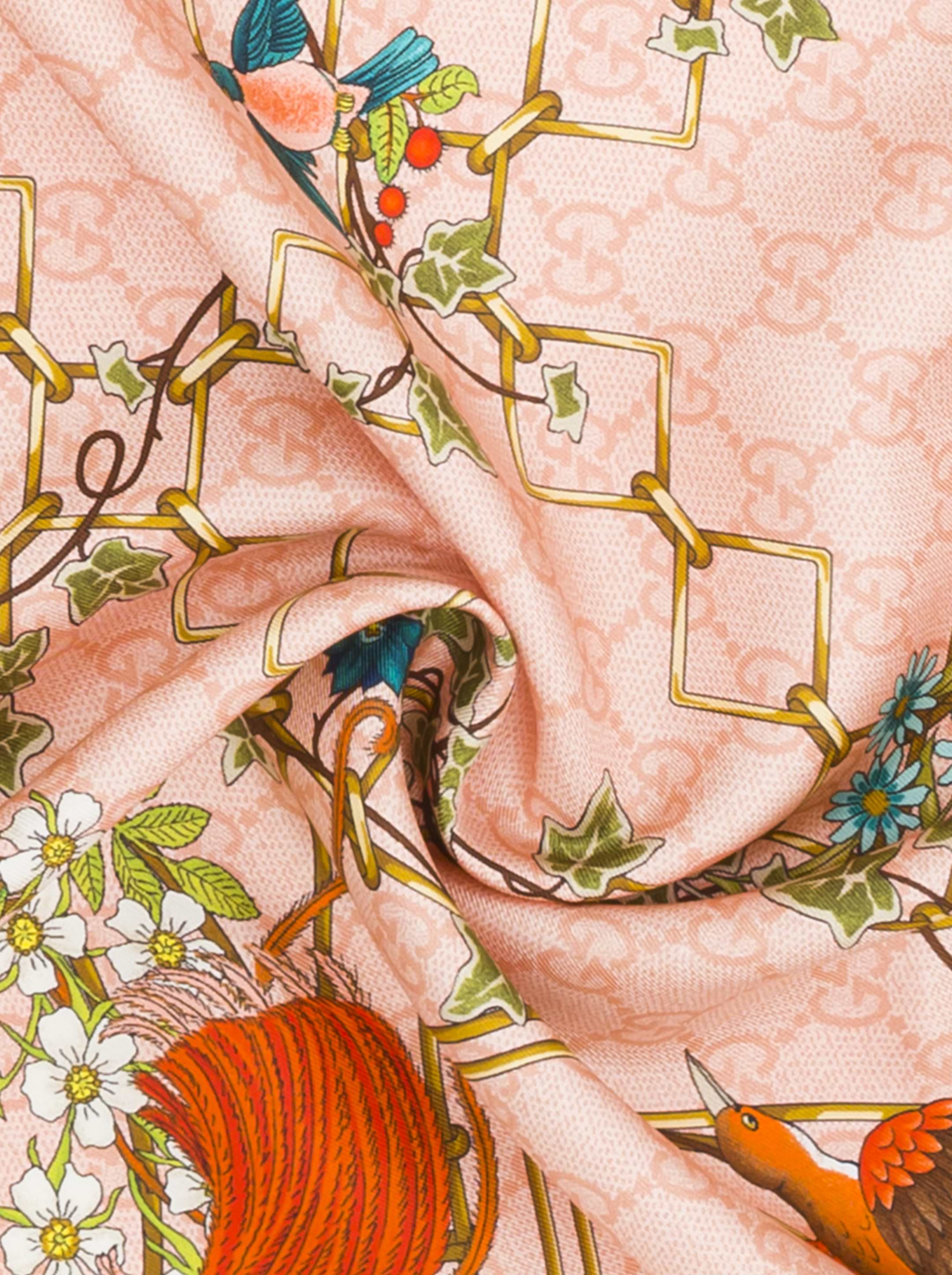 【関税・送料込み】GUCCI Animal And Floral Print Foulard GUCCI Animal and floral print silk carré | REVERSIBLE