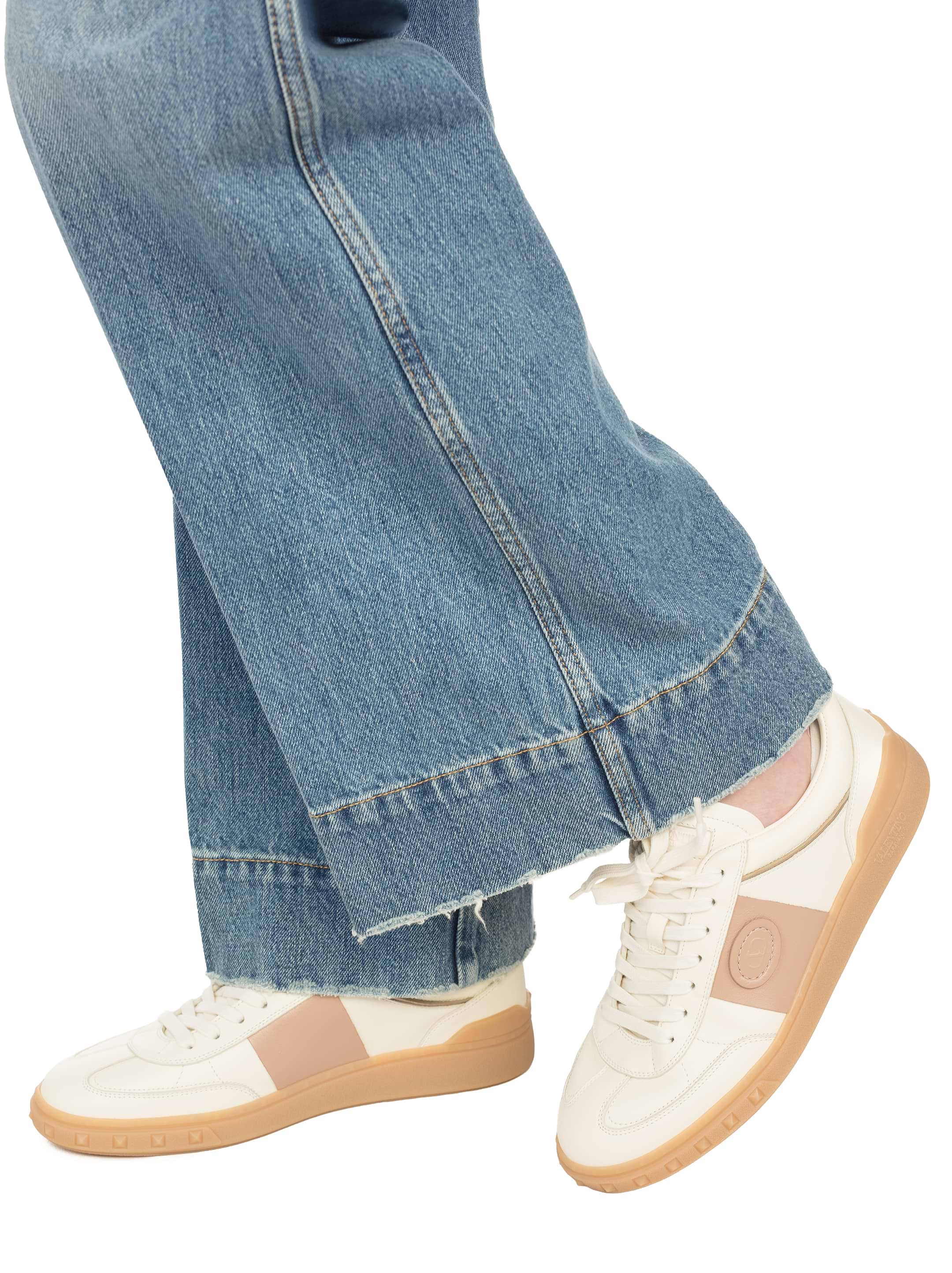 VALENTINO｜ (6W0T0S12 ZFR L60 / 6W2T0S12 ZFR L60) Valentino Garavani women's V-logo leather sneakers - buy for