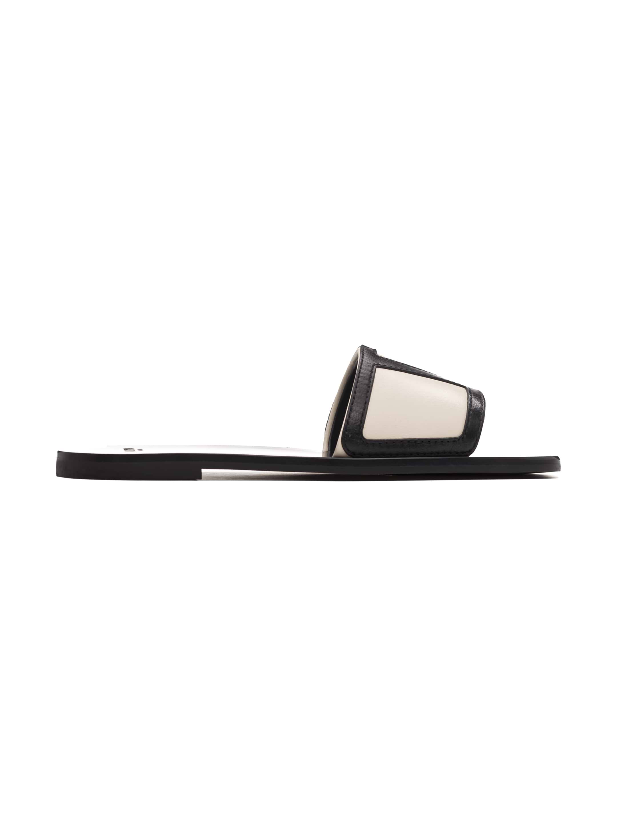 Valentino Garavani women's V-logo leather flip flops - buy