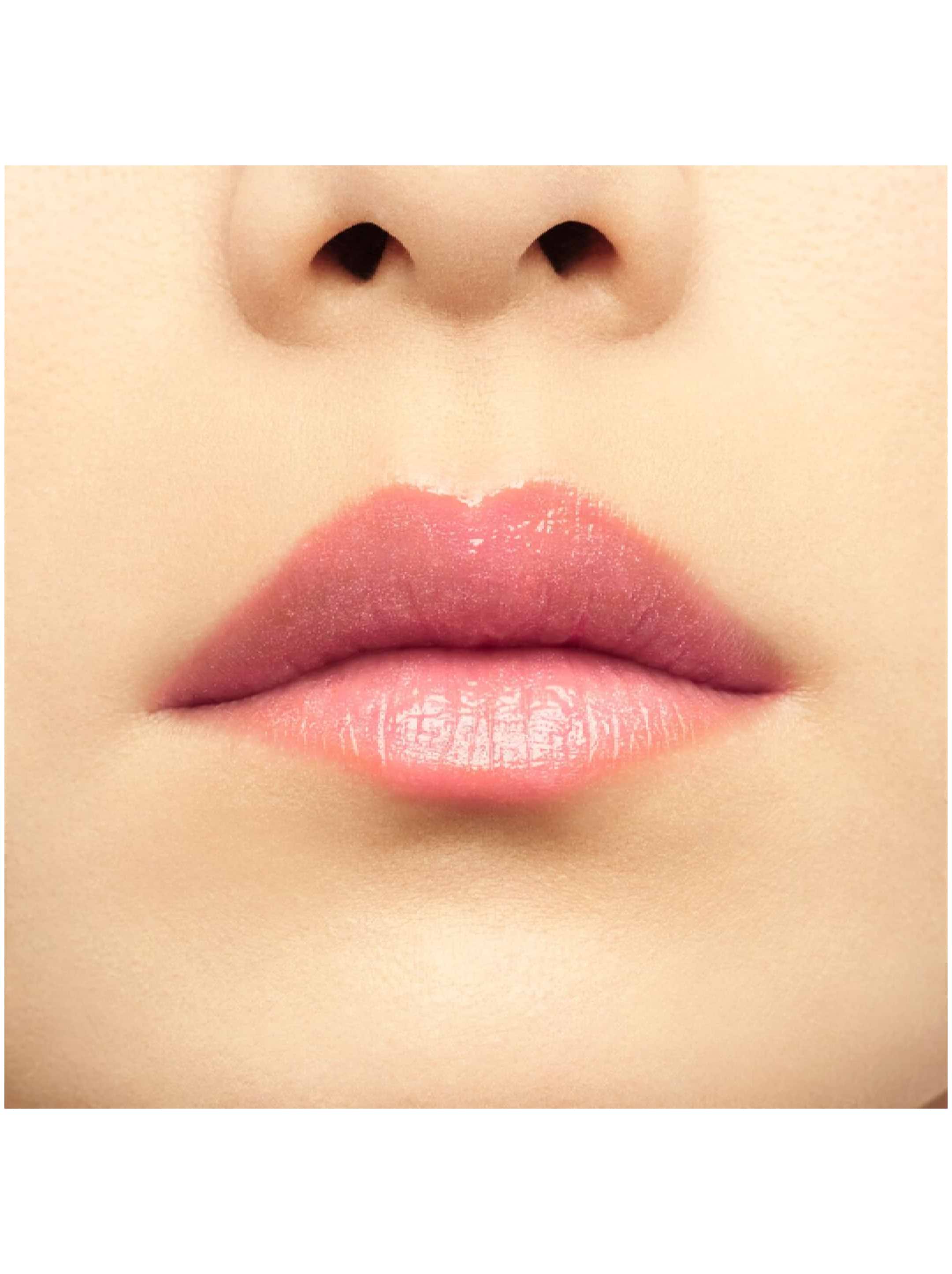 Порно көру: Күйеуі достарын әйелін ебет етуге шақырады Нудистердің жағажайы