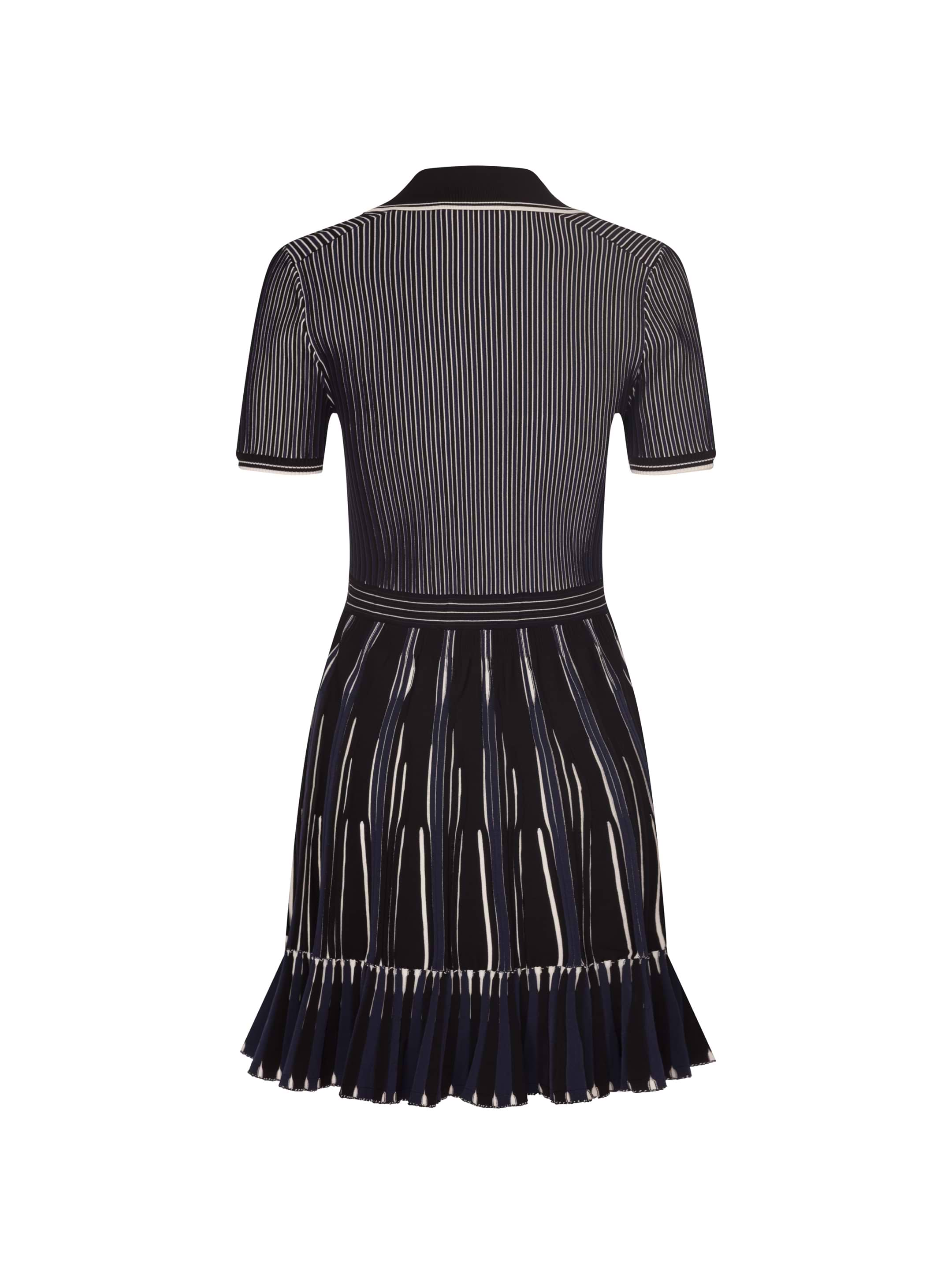 Әйелдер порнографияға түсіп жатыр