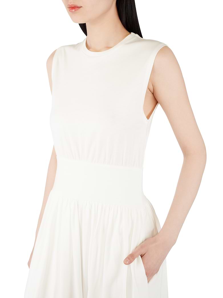 Үлкен әтештермен анальды секс