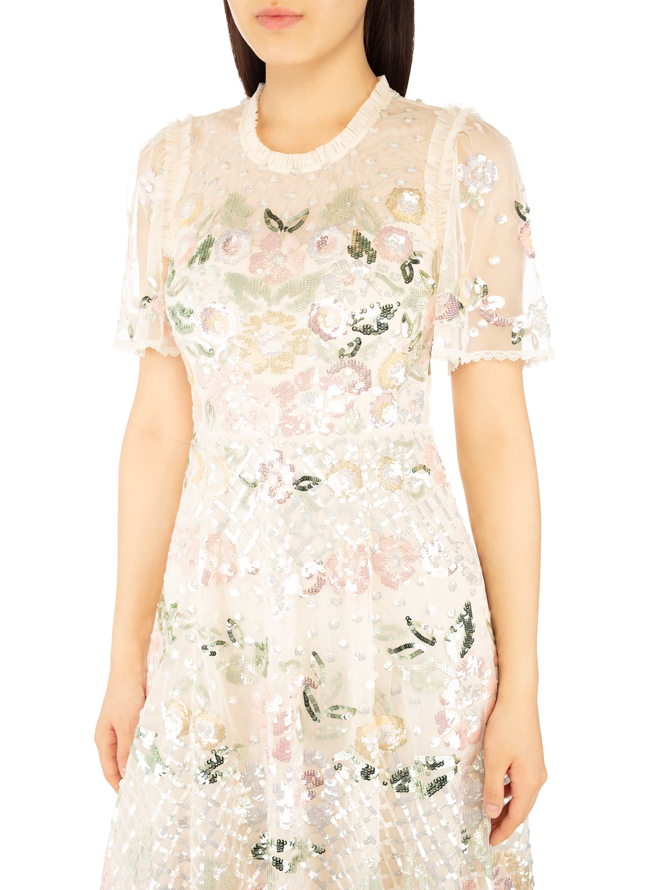 Теккендегі жалаңаш Лили Рошефорт