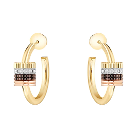 Трамвайда тыныш сорып жатқанда порно қараңыз