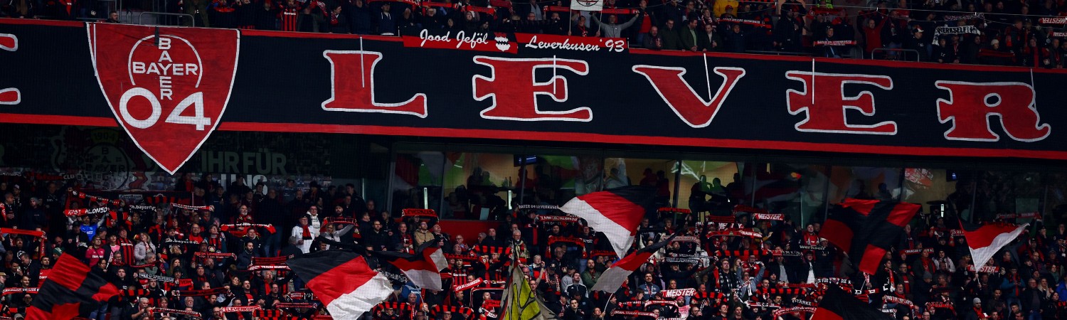 fans de Bayer en el Leipzig vs Leverkusen