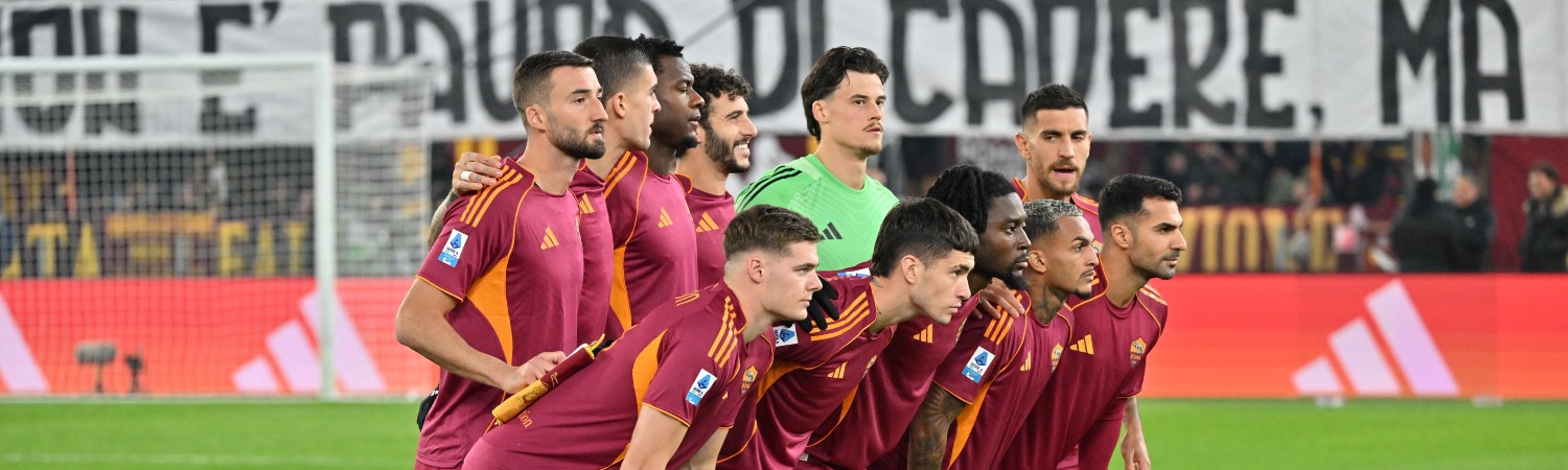 jugadores de roma en el encuentro Cagliari vs Roma 2025 serie A