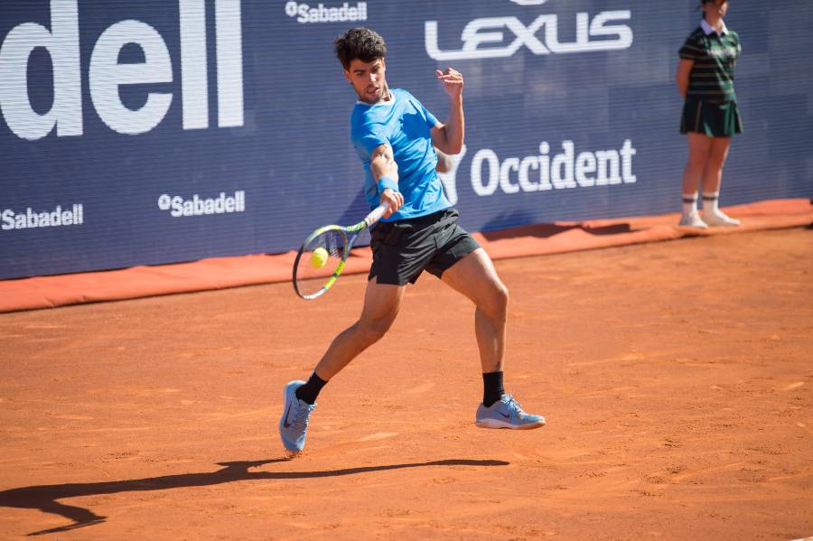 carlos alcaraz sale del barcelona open 2026