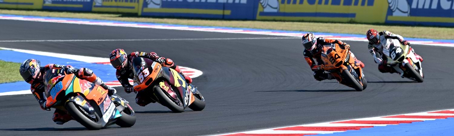 Márquez y Bezzecchi en el Moto GP deSan Marino 2026