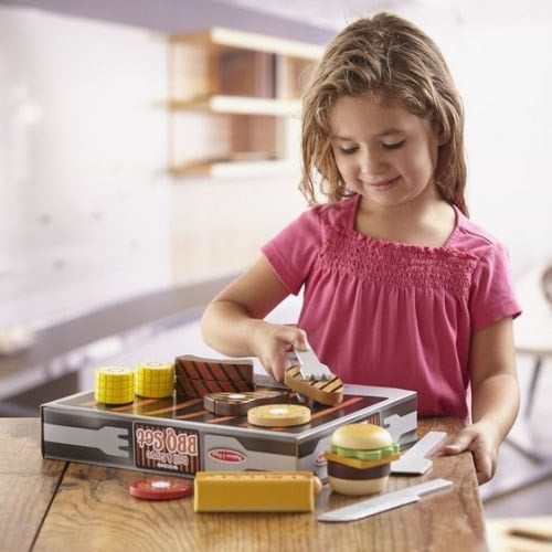 ערכת גריל מנגל מעץ איכותי מבית מליסה ודאג Melissa And Doug