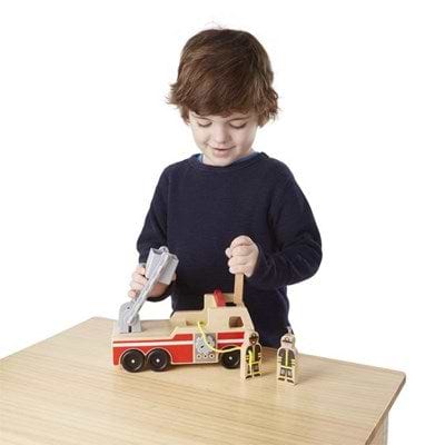 כבאית מעץ איכותי מבית מליסה ודאג Melissa And Doug