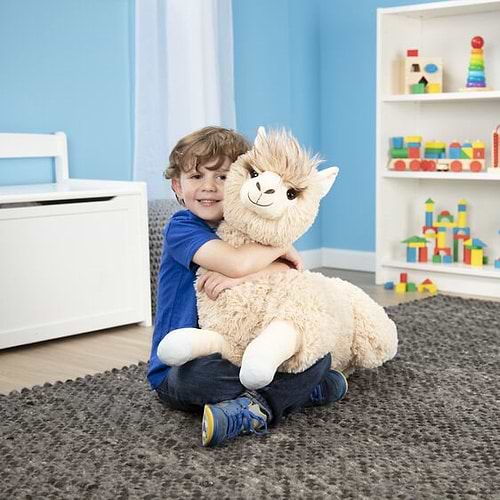 בובת למה ענקית מבית מליסה ודאג Melissa and Doug