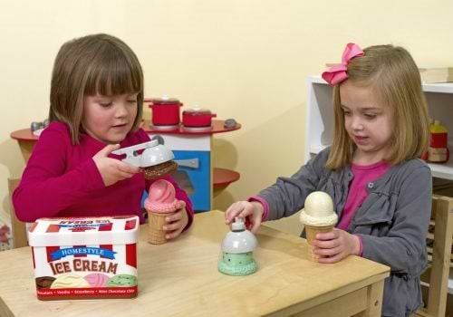 ערכה מעץ להכנת גביעי גלידה מבית מליסה ודאג Melissa and Doug
