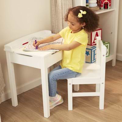 סט שולחן וכיסא מעץ - חום מבית מליסה ודאג Melissa And Doug
