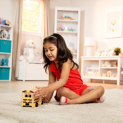 מארז חרוזים מעץ - פרפרים מבית מליסה ודאג Melissa And Doug