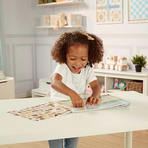 חוברת צביעה גדולה לבנות - מבית מליסה ודאג Melissa and Doug