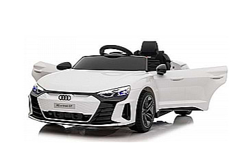 אאודי ספורט E-TRON GT RS דגם 2024 עם מצבר 24V