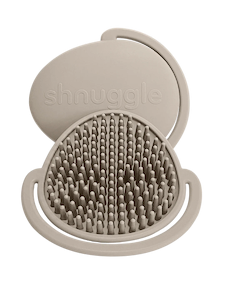 מברשת אמבטיה לתינוק בצבע אפור חום מבית shnuggle שאנגל
