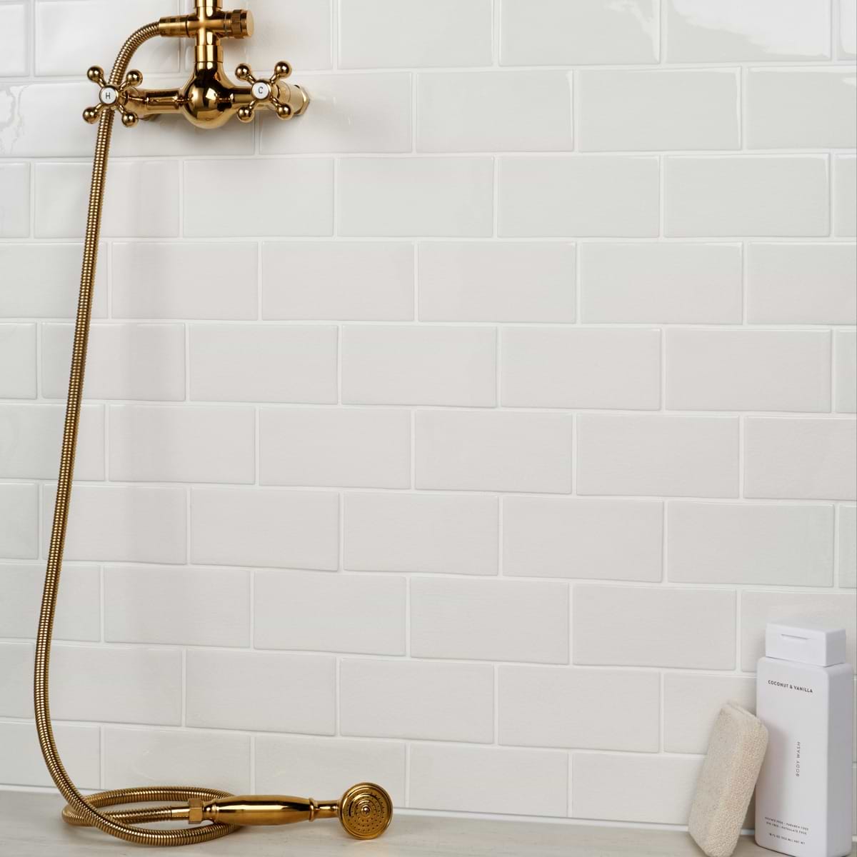 最終値下げ　roku ＜BLANC..＞BE003 CLEAR Icon SB6034 AcrylX Alcove Center Drain Shower Base in White