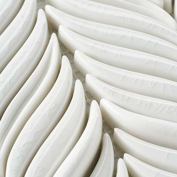 Baroque Glass Petals Blanco Crackled Glass