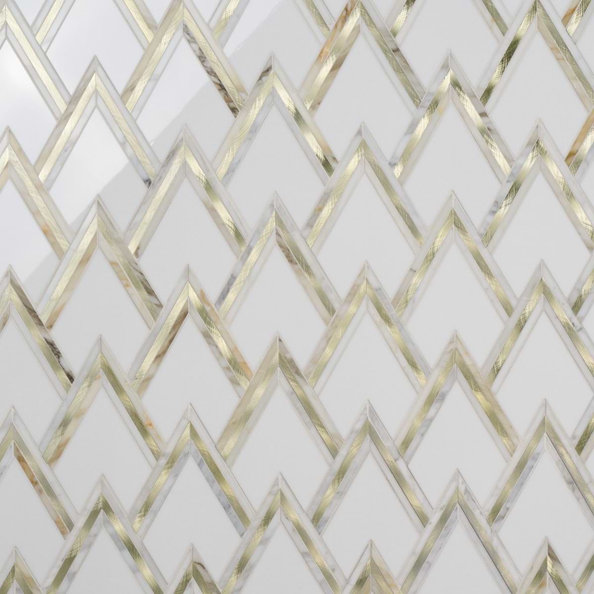 Vanessa DeLeon - Crystallized Thassos with White Gold & Calacatta Line 