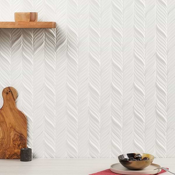 Baroque Glass Petals Blanco Crackled Glass