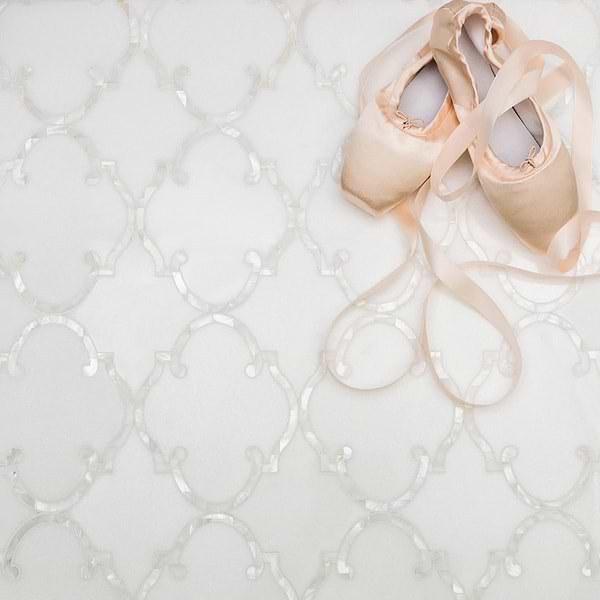 MJ Rabat White Thassos with Pearl Line