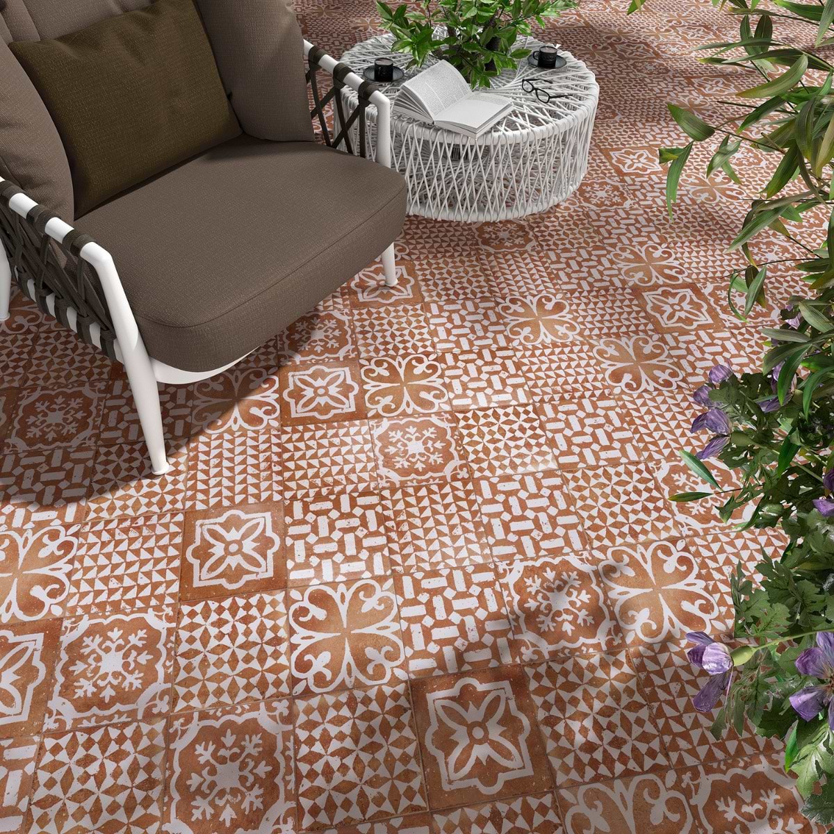 SORA ワルター・ラザロ 『トスカナの家』 Shop Sample-Angela Harris Messina Kasma Terracotta Decor 8x8 Matte