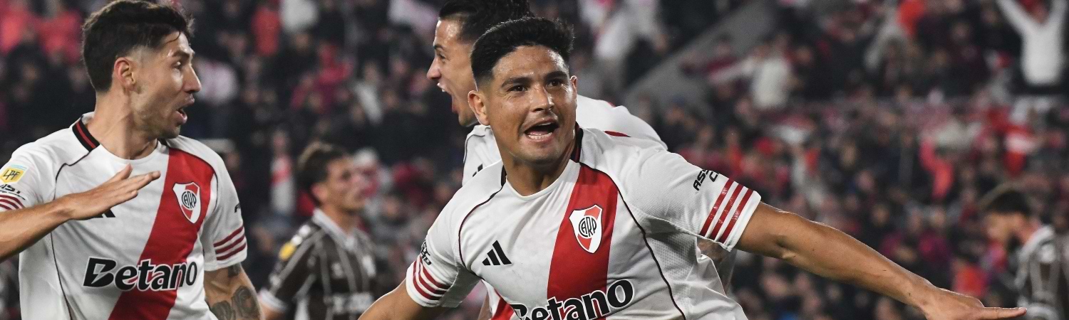 River Plate celebrando un gol durante partido