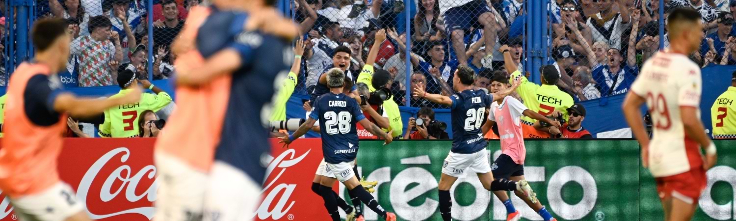 Jugadores Vélez Sarsfield celebrando