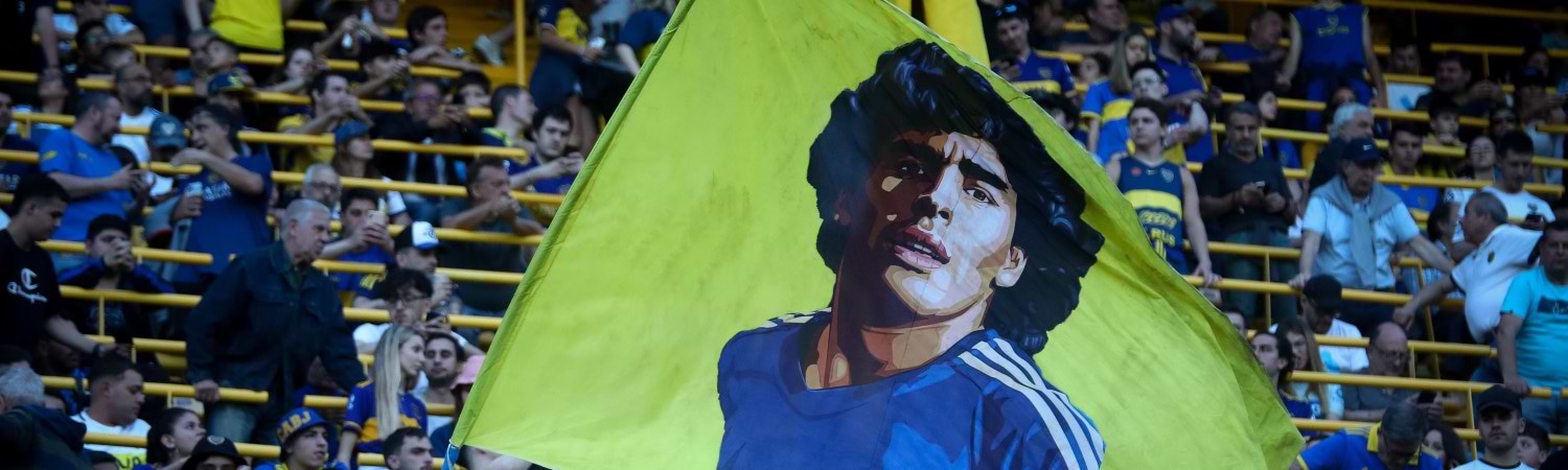 Maradona ganando el título con Boca juniors en 1981