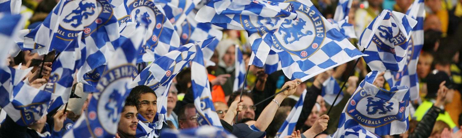 Fans del Chelsea FC en partido Fenerbahçe 2–0 Champions League