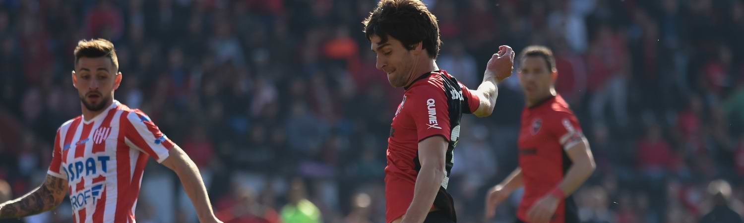 NEWELSS JUGADORES CONTRA EQUIPO DE FUTBOL