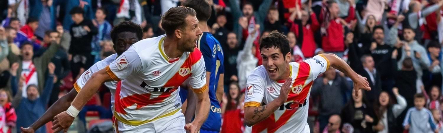 River Plate equipo celebrando gol en partido