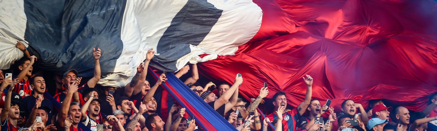 fans en el San Lorenzo vs Santos