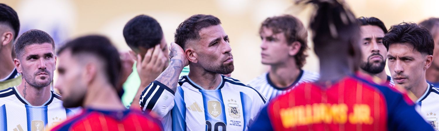 Otamendi mejores jugadores del Mundial y el clausura