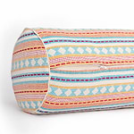 bolster-ethno-preto-damasco-azul-yogateria-3