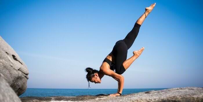 bakasana-postura-corvo-yogateria10