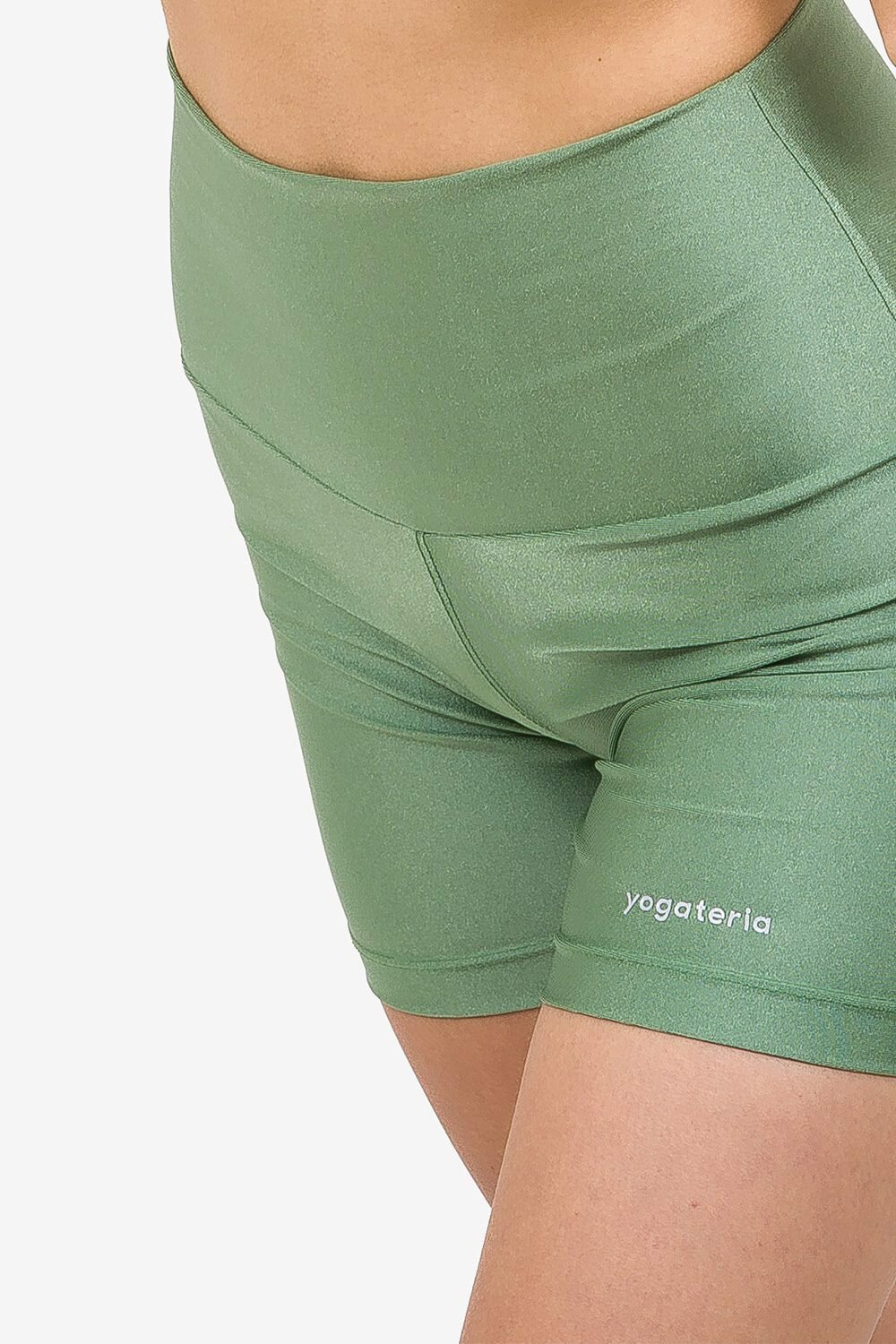 short-shine-yogateria-verde-05