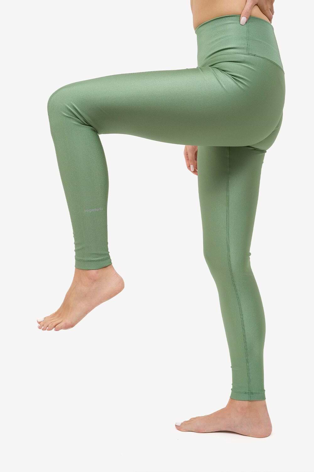 legging-essence-shine-yogateria-verde-06