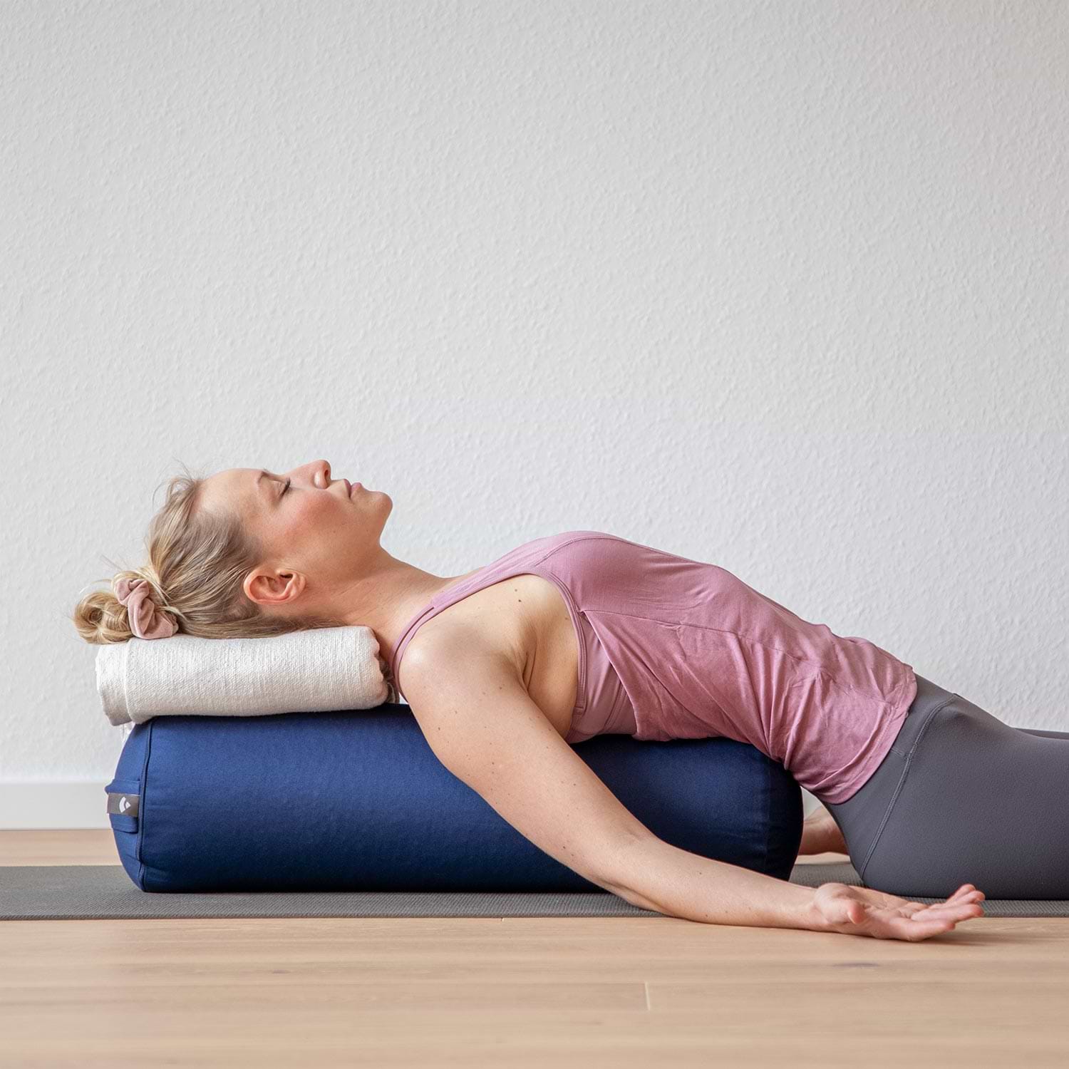 Bolster Eco 26 yoga bolster yogateria azul