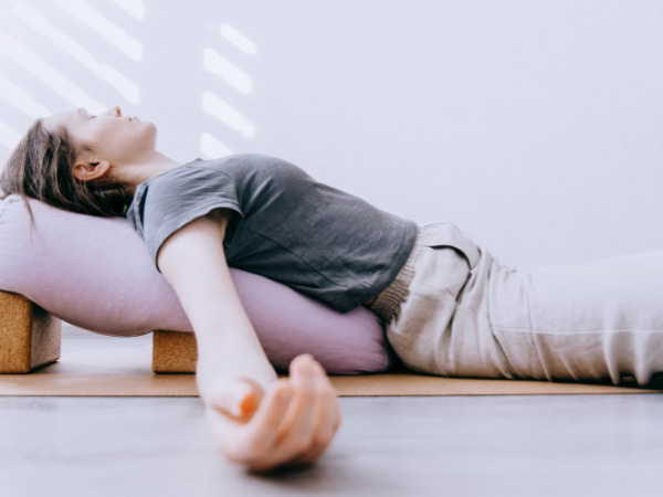 yin-yoga-yogateria18