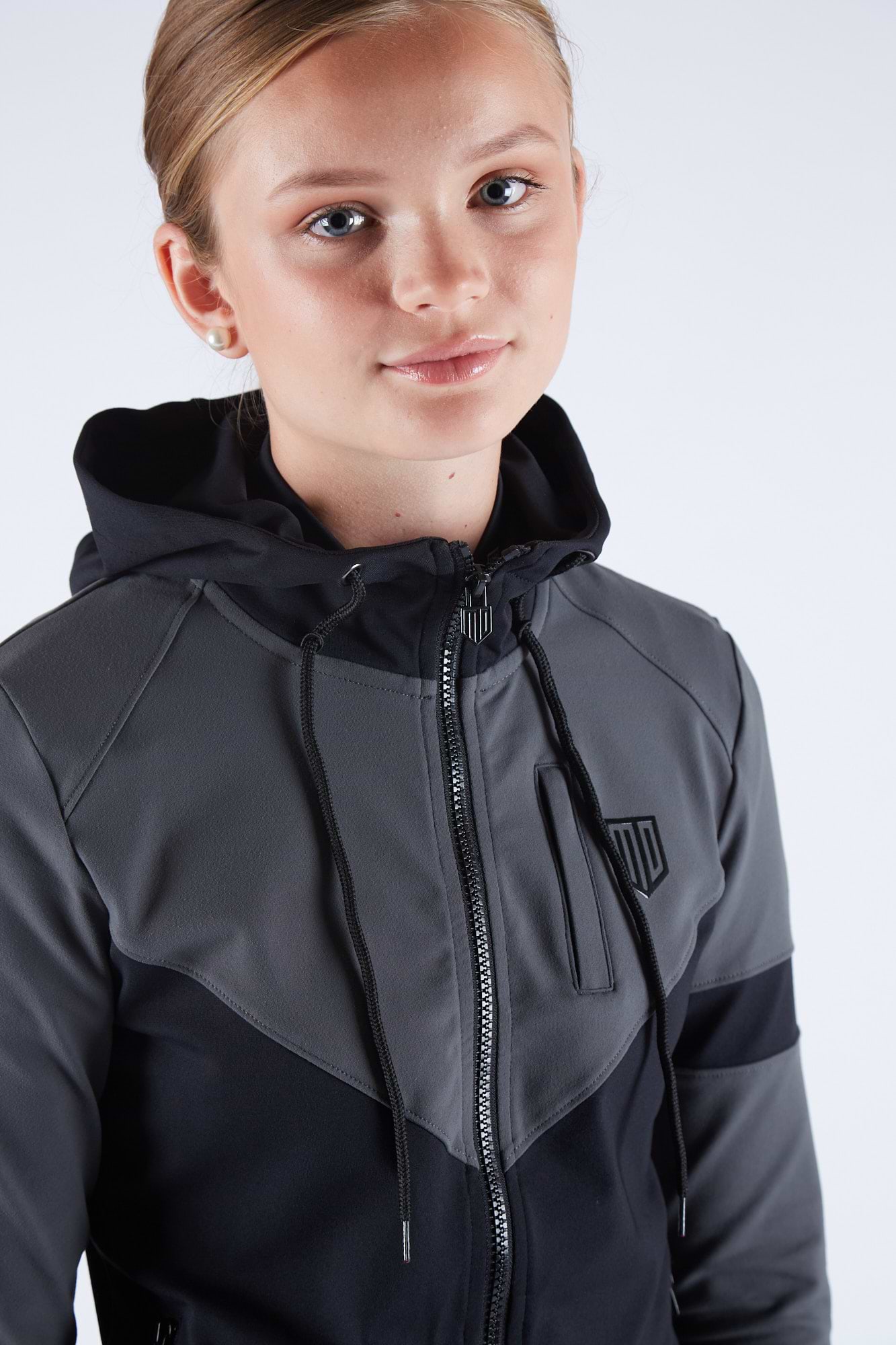 YR V Hoodie
