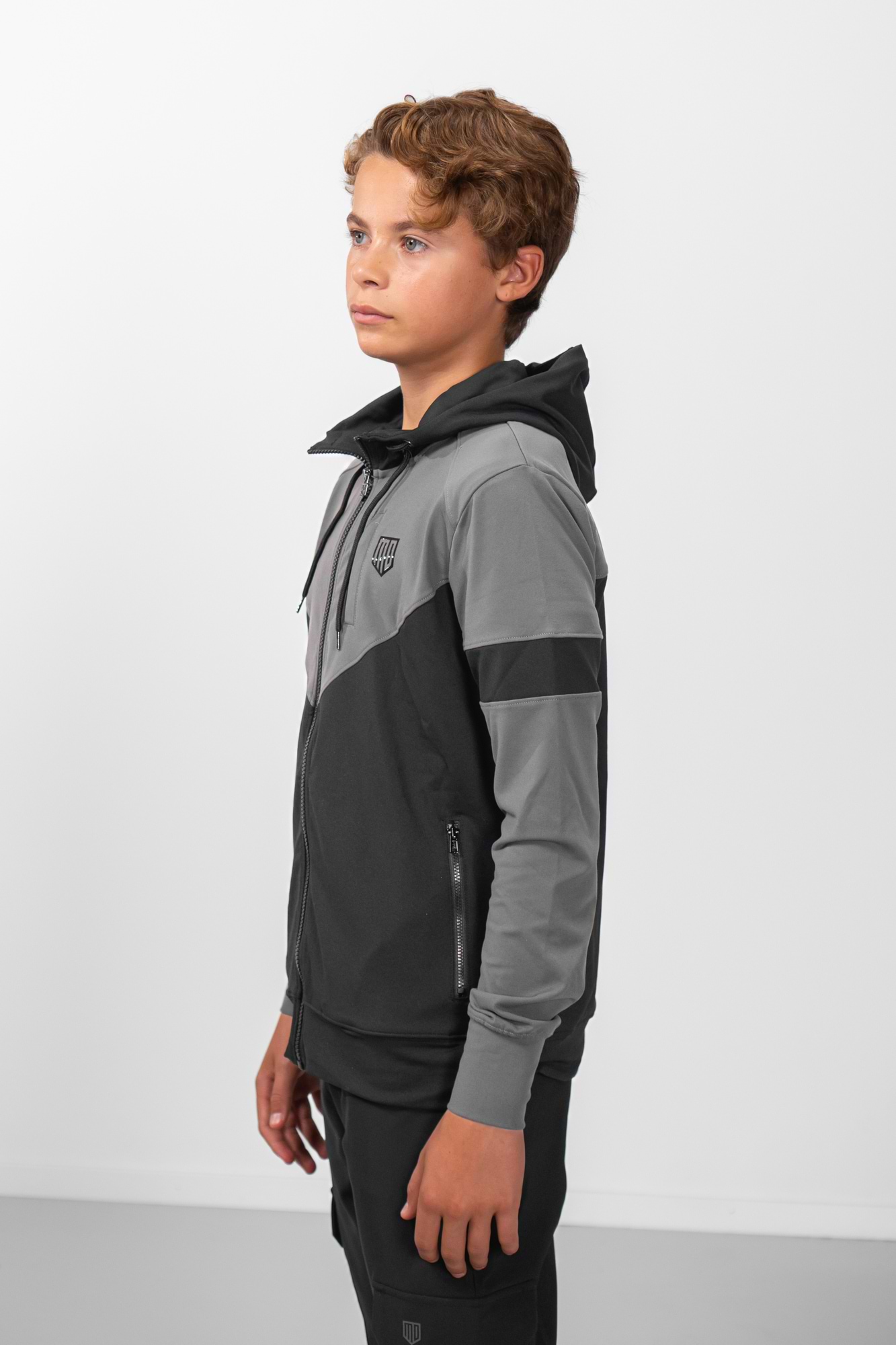 YR V Hoodie