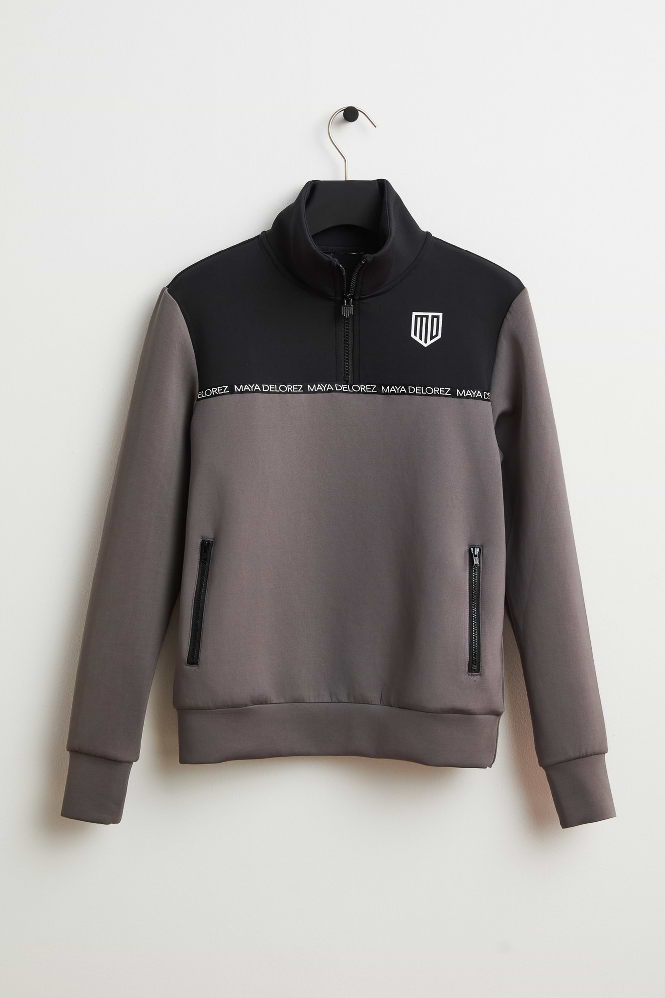 Pull à demi-zip