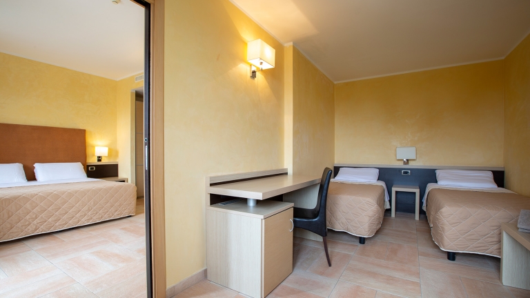 hotel premium family room