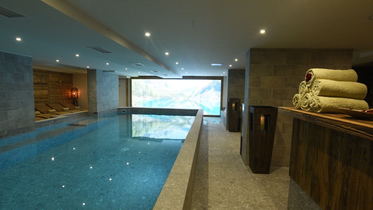 Spa with large pool
