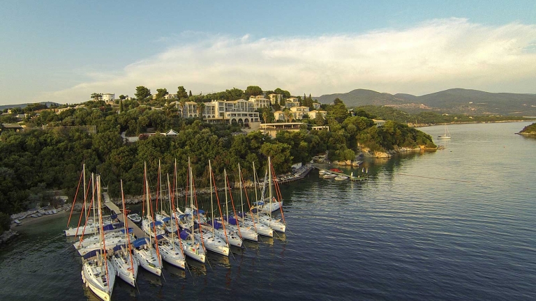 Yacht pontoon at Retreat Beachclub