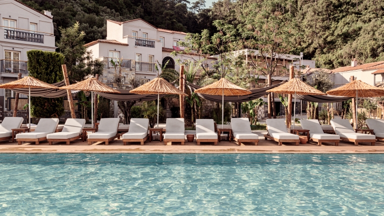 Sea front swimming pool at Neilson | Cook's Club Adakoy