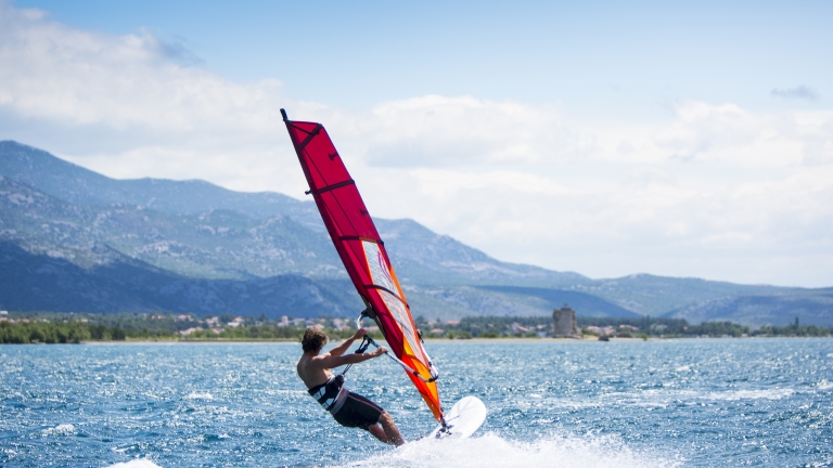 Intermediate windsurfing at Alana Beach Club