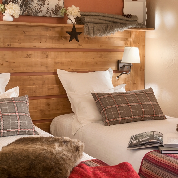 A comfy club twin room